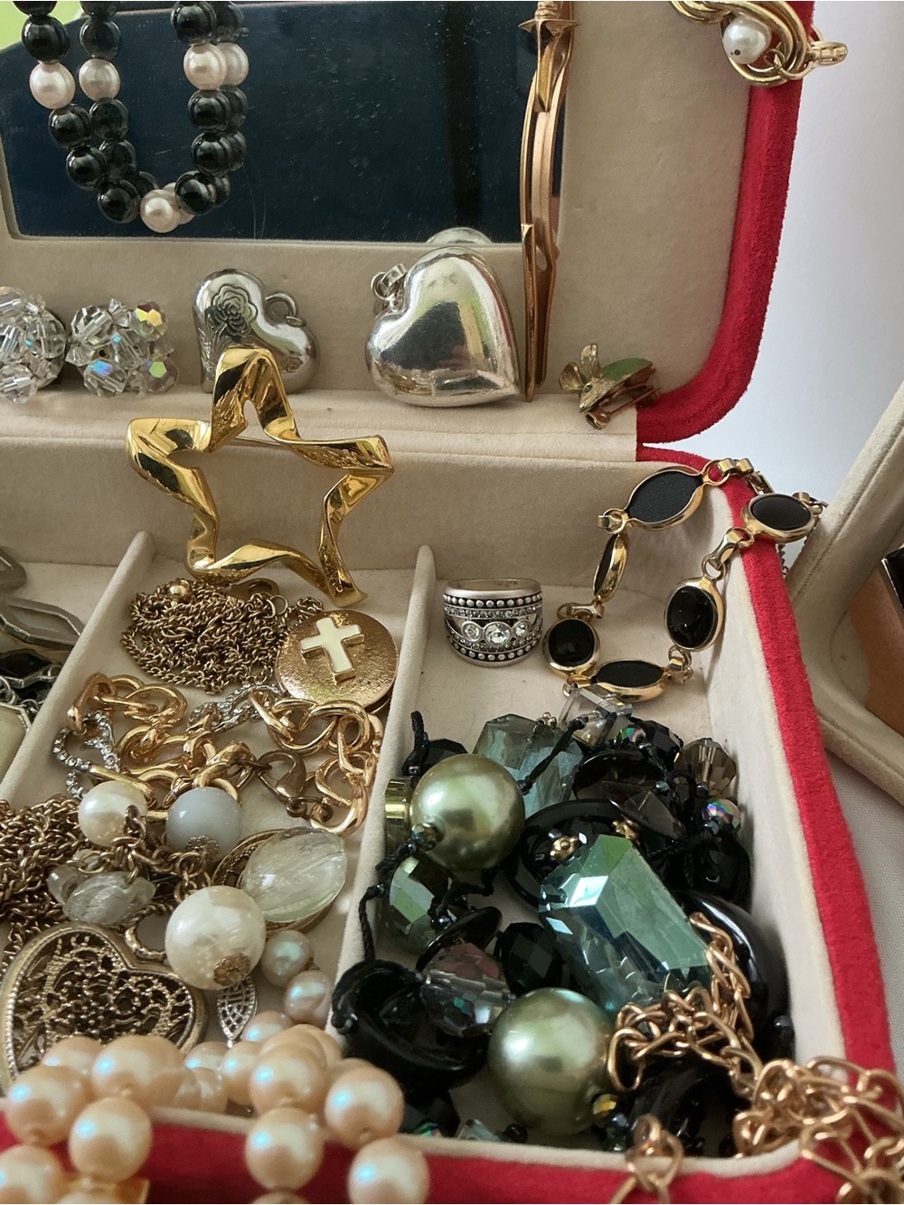 VINTAGE JEWELRY 35-Piece  BUNDLE SELLABLE & WEARABLE - Picture 7 of 12
